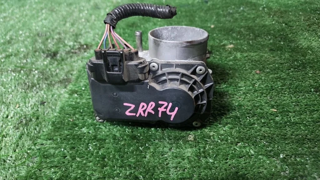 Б.у. дроссельная заслонка TOYOTA NOAH ZRR70 TOYOTA NOAH ZRR70