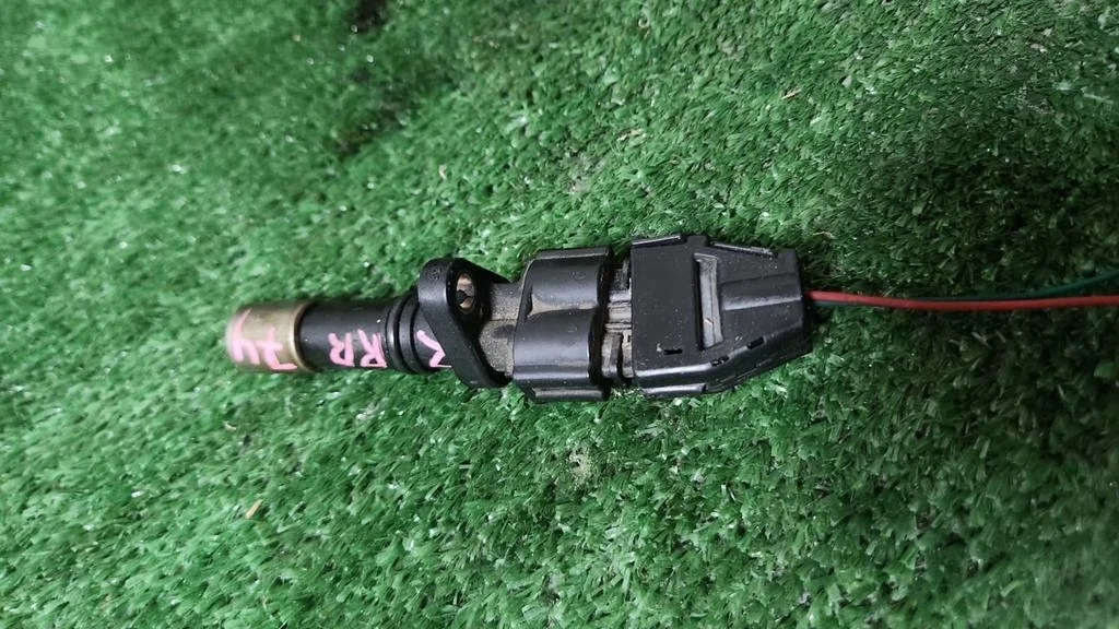 Б.у. датчик коленвала TOYOTA NOAH ZRR70 TOYOTA NOAH ZRR70