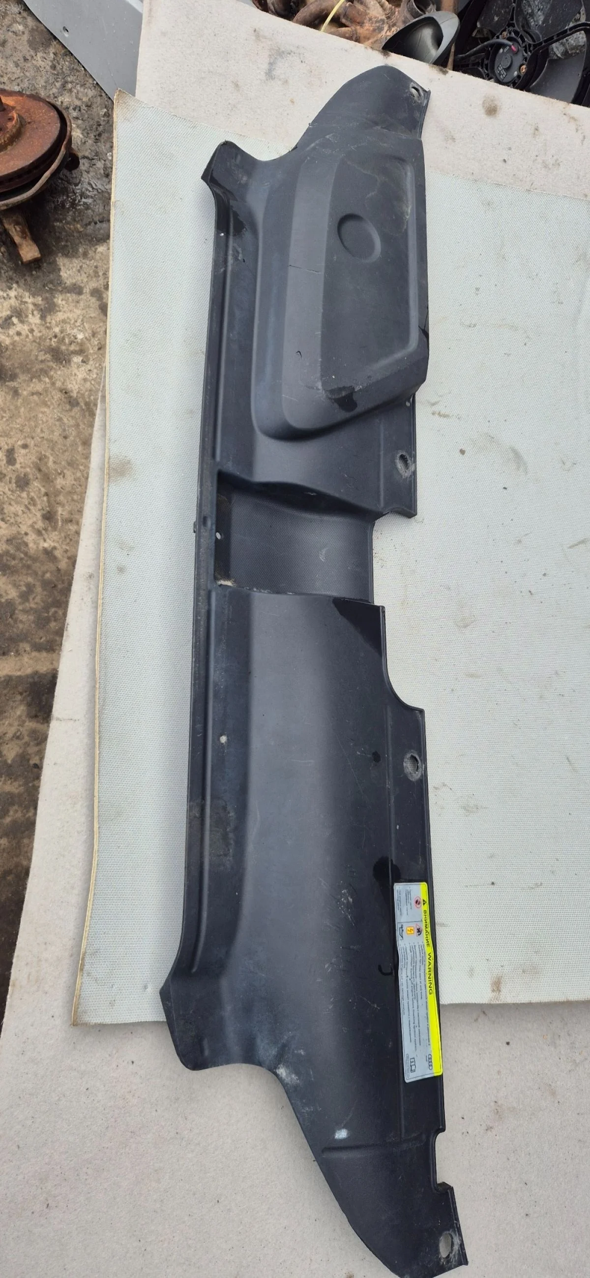 Кожух замка капота для Audi A4 (B8) 2007-2015