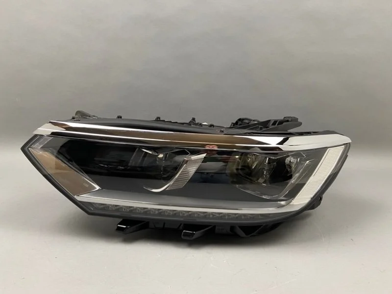 Фара Volkswagen Passat 2015-2020 3G1941773D B8, левая