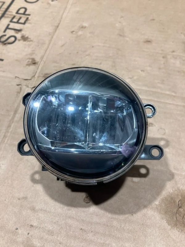 Фара противотуманная левая Lexus Rx300 2019 8122048050 AGL20 8AR-FTS 2.0