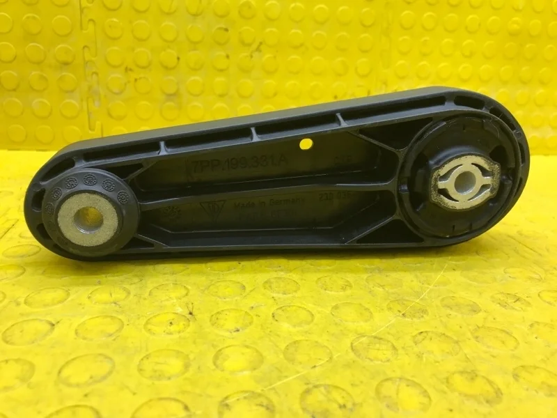 Опора двигателя PORSCHE Panamera 2014 7PP199331A 970 CWAA