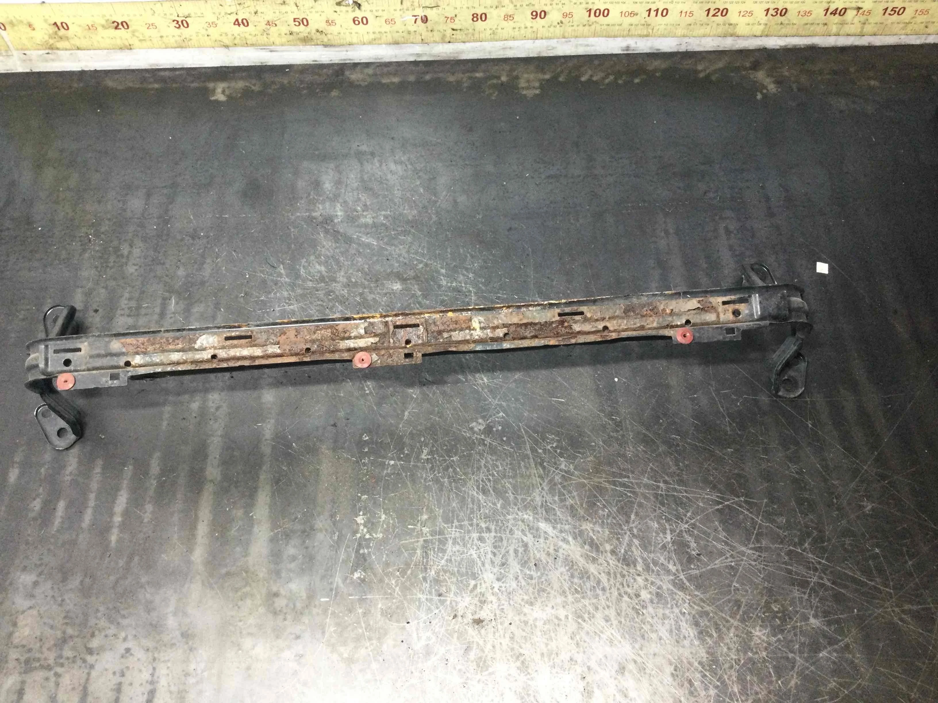 Усилитель бампера переднего Volvo V50 1 поколение 2003-2007 дизель 2.0 TD Механика Универсал