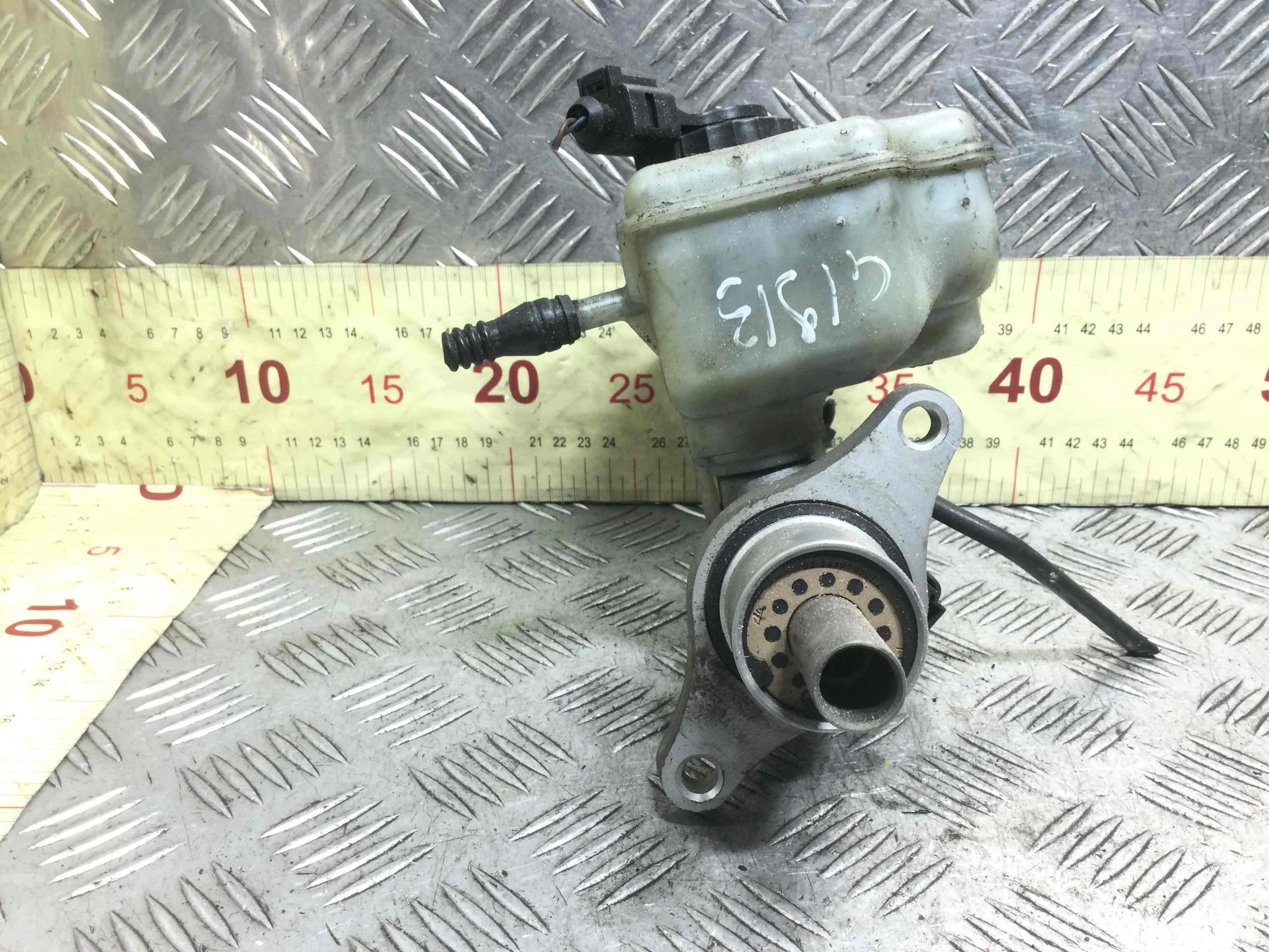 Цилиндр тормозной главный Volkswagen Touran 1 поколение (2003-2006) дизель 2.0 TDI Механика Минивэн