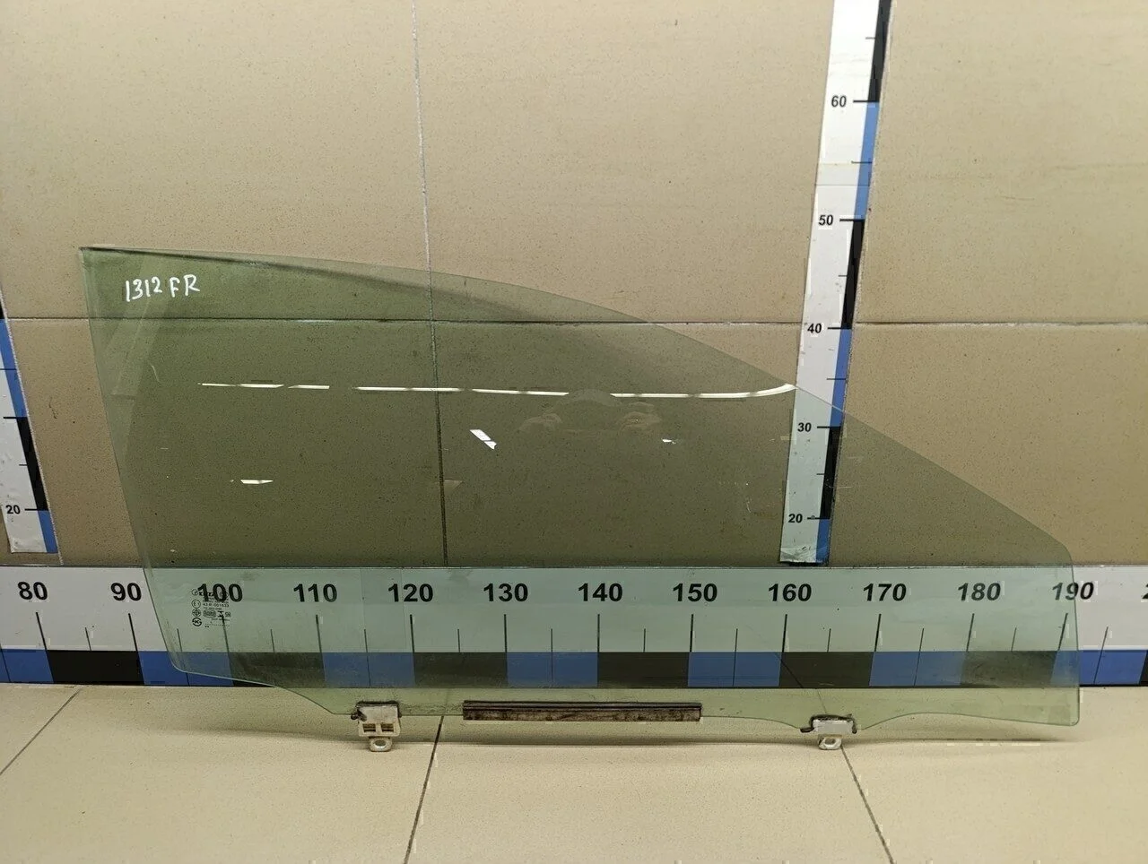 Стекло двери передней правой Corolla E15 2006-2013