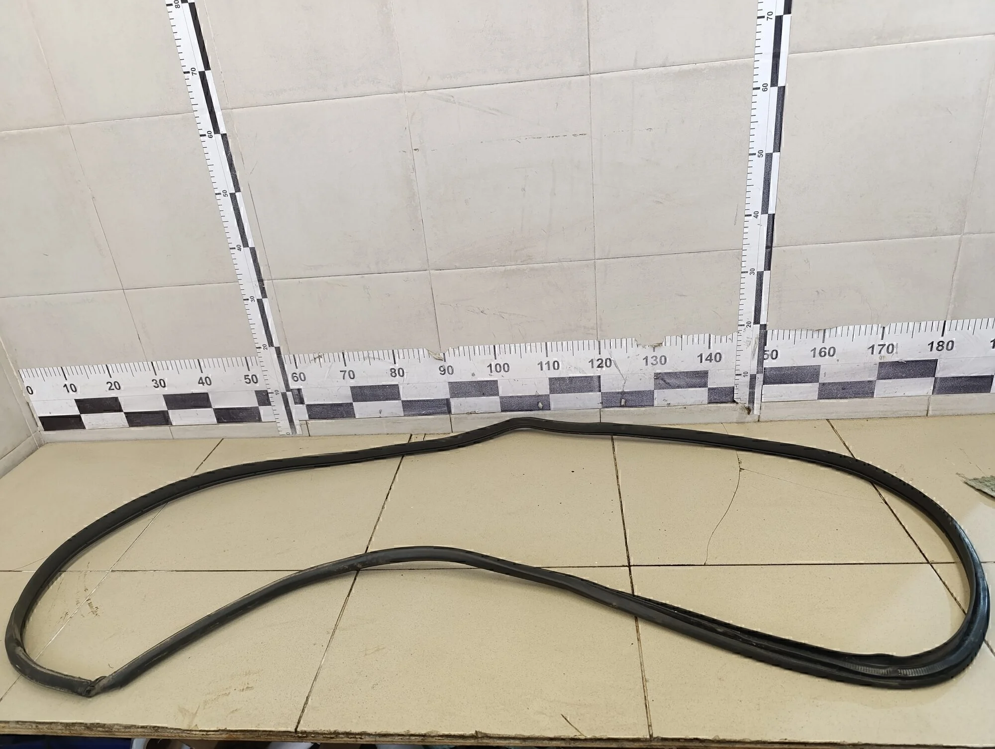 Уплотнитель (внутри) Corolla E15 2006-2013