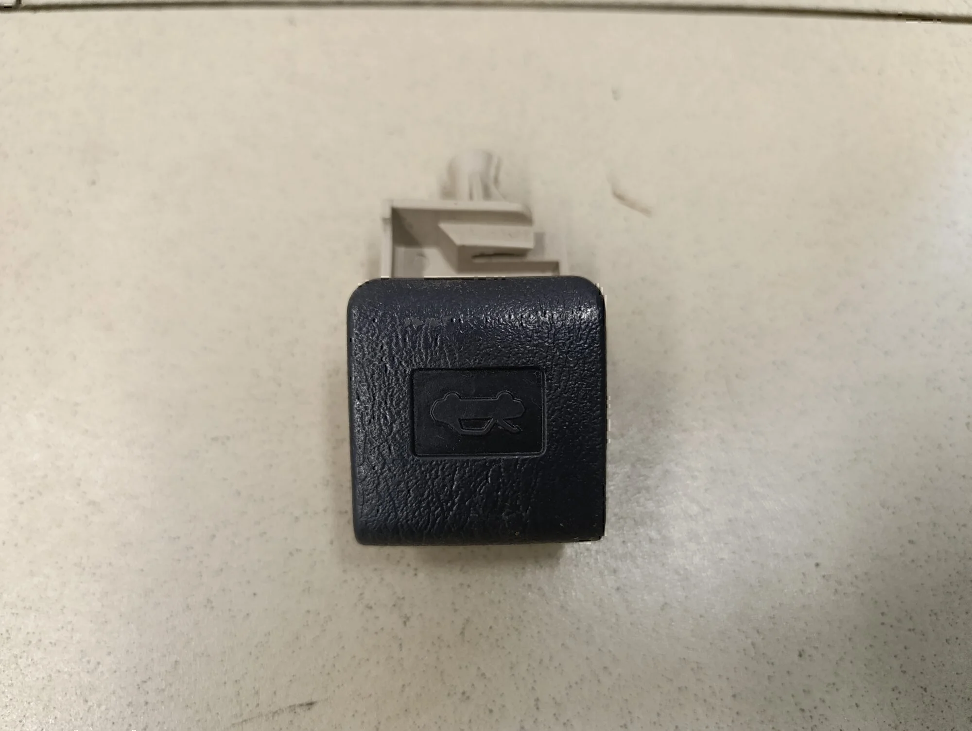 Ручка открывания капота Avensis II 2003-2008