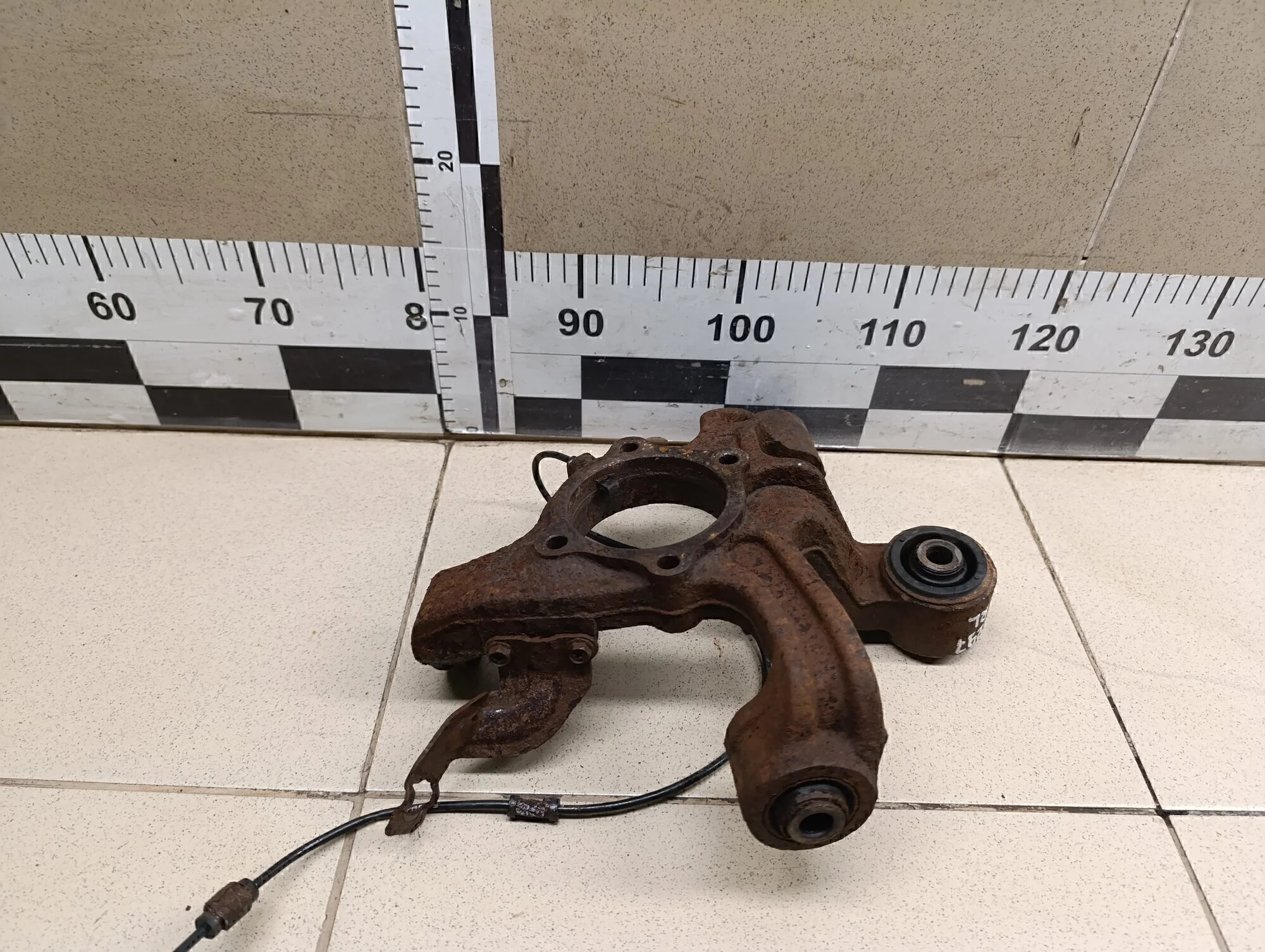 Кулак поворотный задний левый Grand Vitara 2006-2015