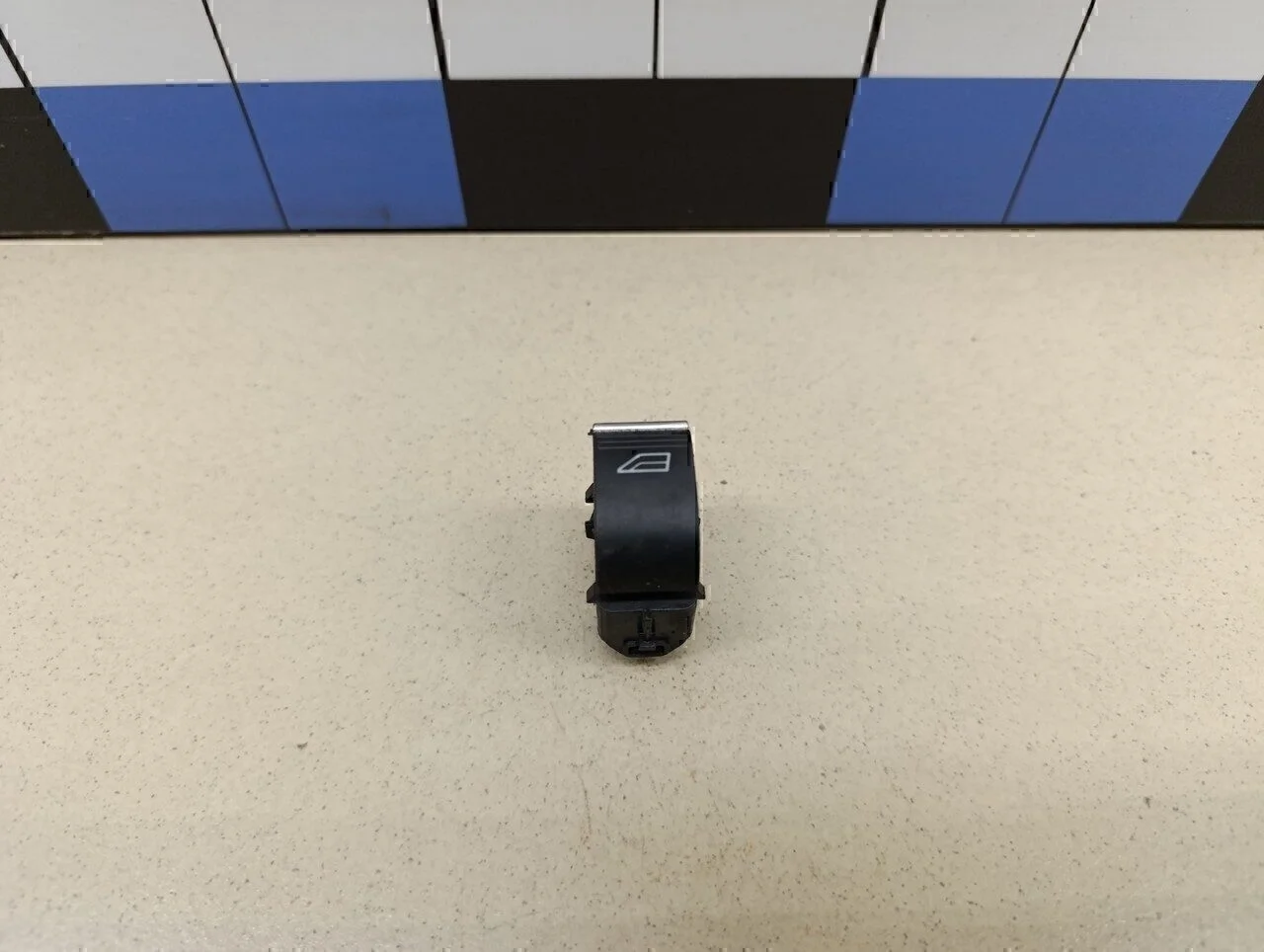 Кнопка стеклоподъемника Focus III 2011>