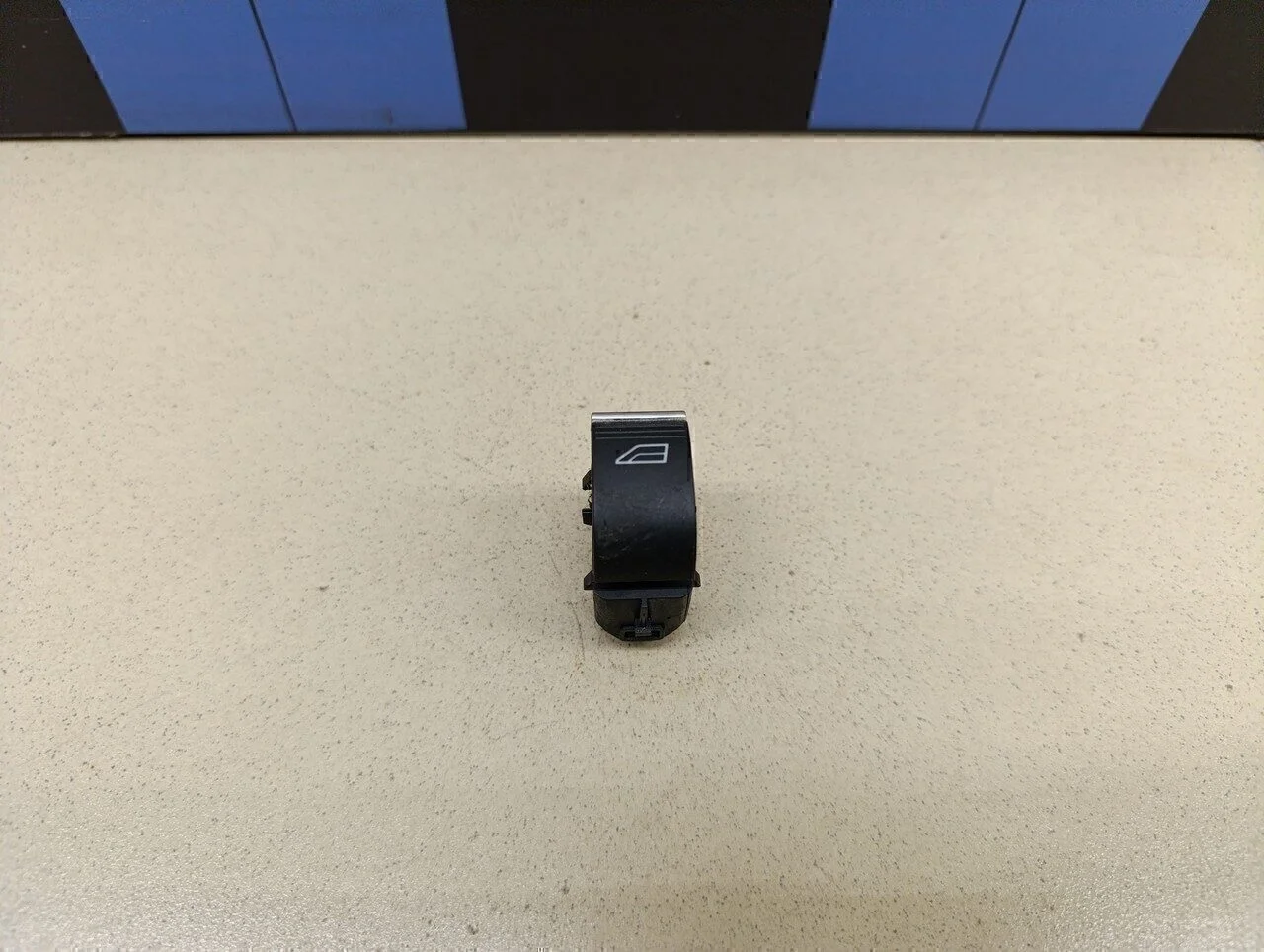 Кнопка стеклоподъемника Focus III 2011>