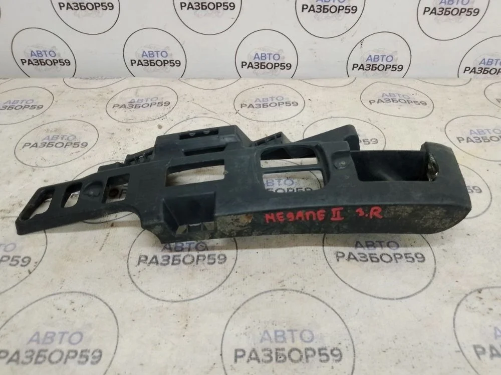 Кронштейн заднего бампера правый Renault Megane II рестайлинг (2006—2009)