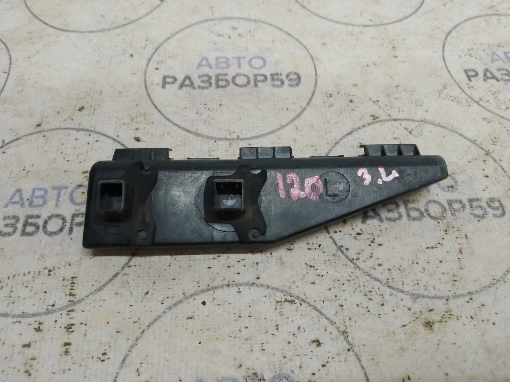 Кронштейн заднего бампера левый Toyota Corolla IX (2000—2004)