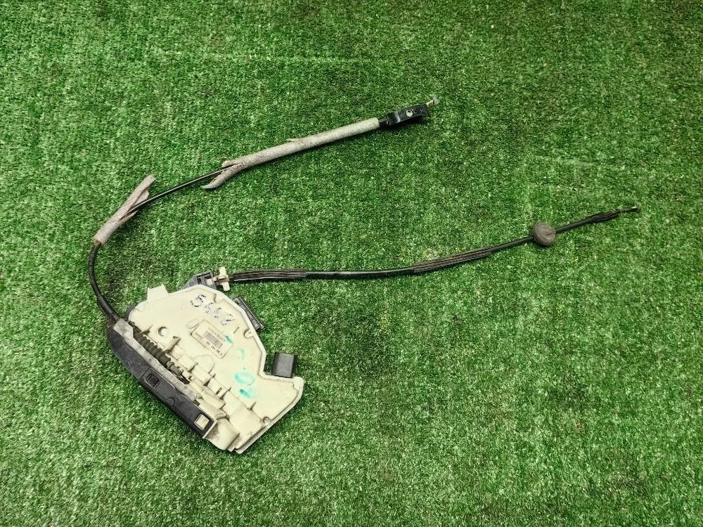 Замок двери задней левой Volkswagen Amarok