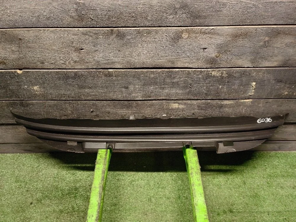 Решетка в бампер центральная Peugeot 308