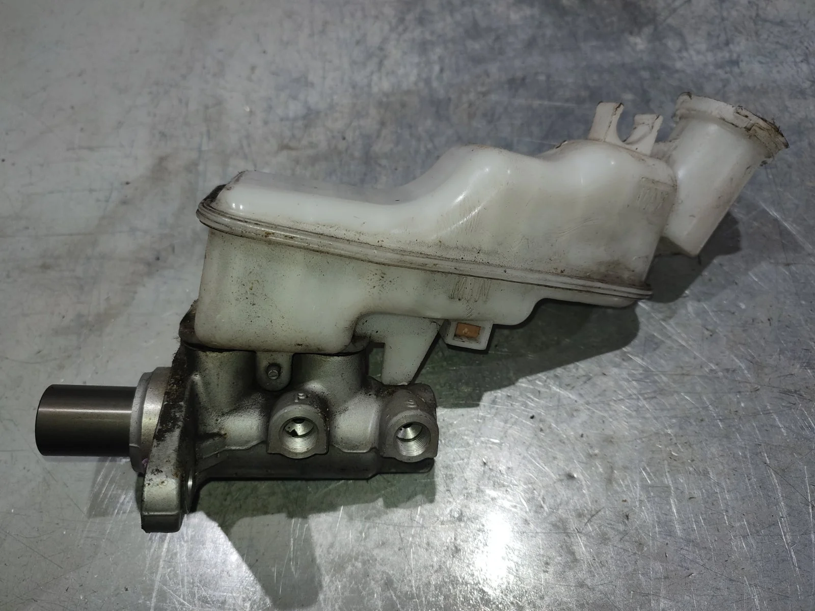 Главный тормозной цилиндр Ssangyong Actyon 2010> C200