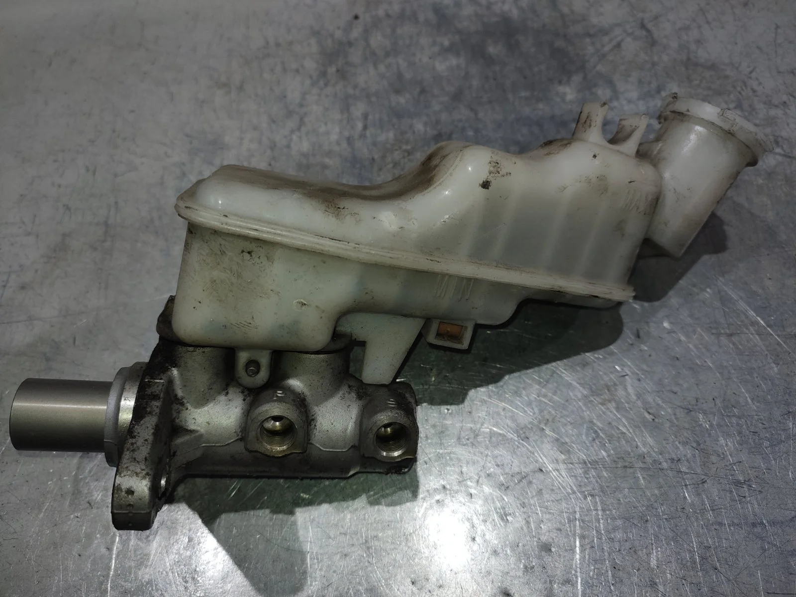 Главный тормозной цилиндр Ssangyong Actyon 2010> C200