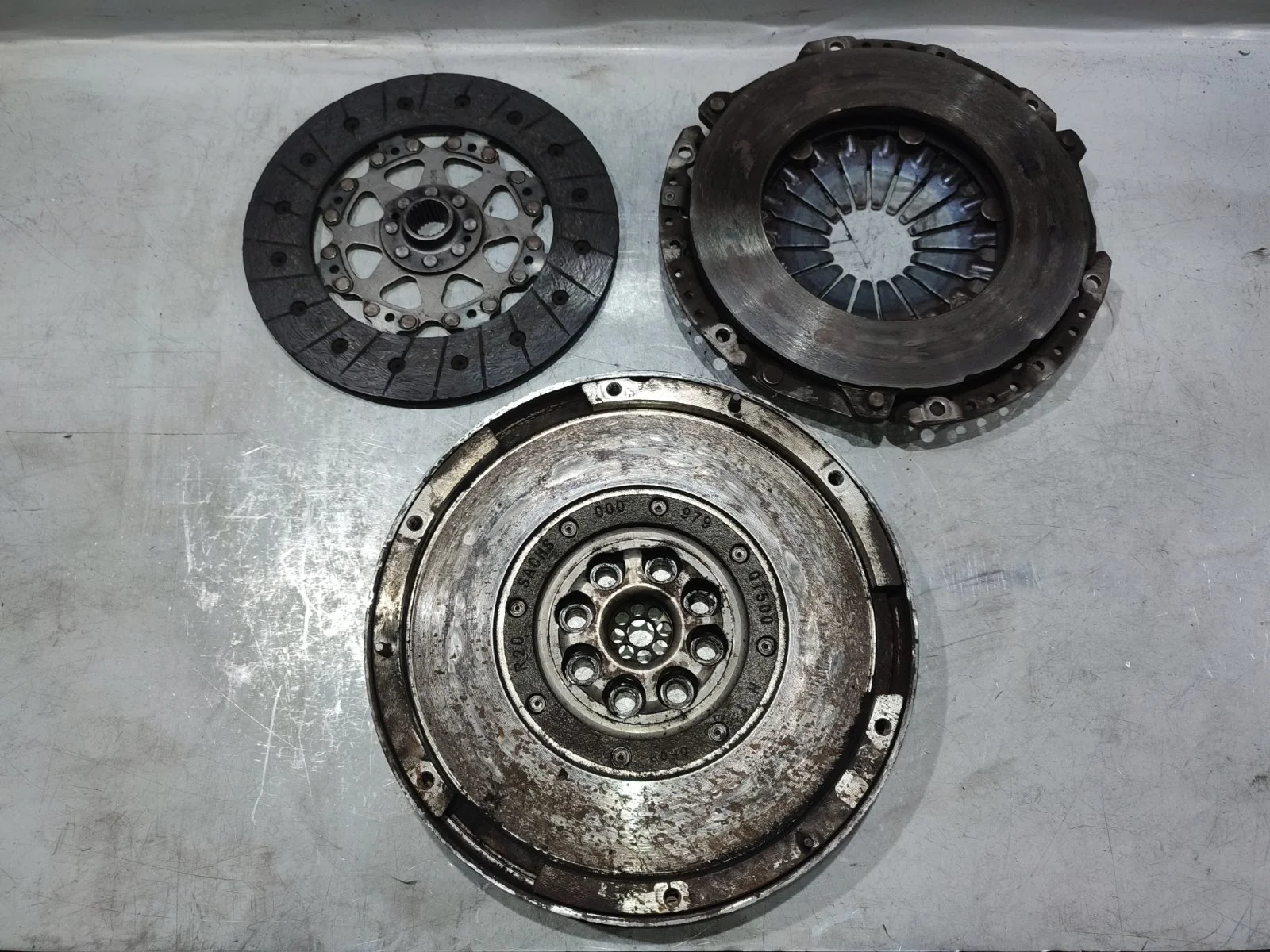 Маховик двухмассовый Hyundai IX35 2010 LM