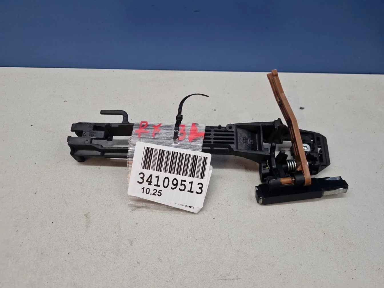 Кронштейн ручки двери задней левый для Lexus RX XU30 2003-2009