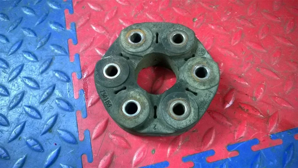 муфта эластичная карданного вала BMW X5 E53 26117503159  M54B30 231 лс 3.0i 2000 TOPASBLAU METALLIC (364)