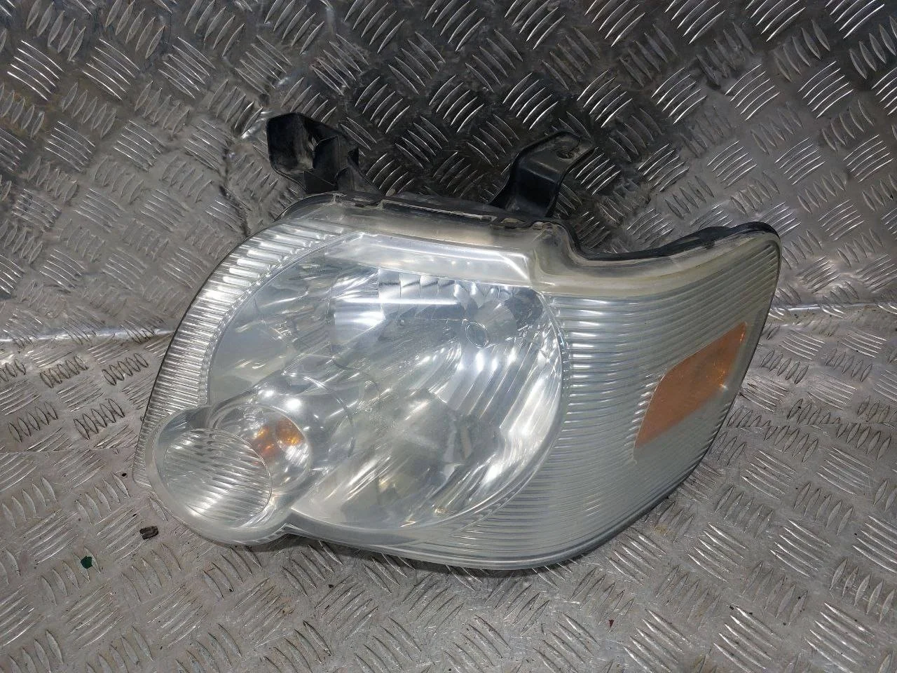 фара левая Ford Explorer 4  U251 U251