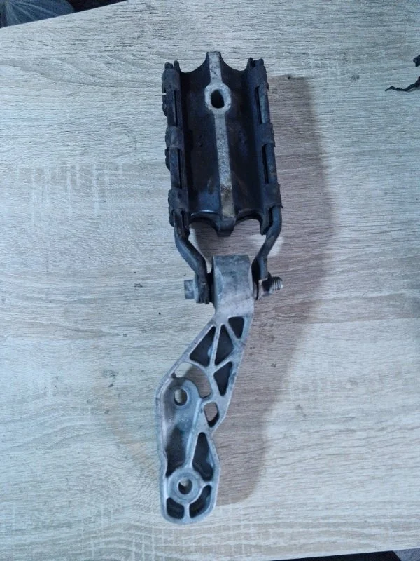 Опора акпп Volvo XC70 2014 BZ