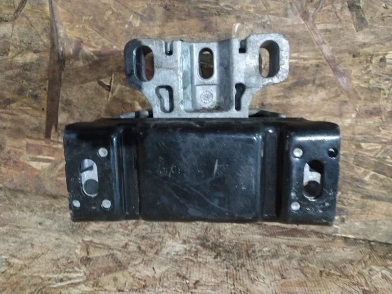 Опора мкпп Audi A3 1999 8L1