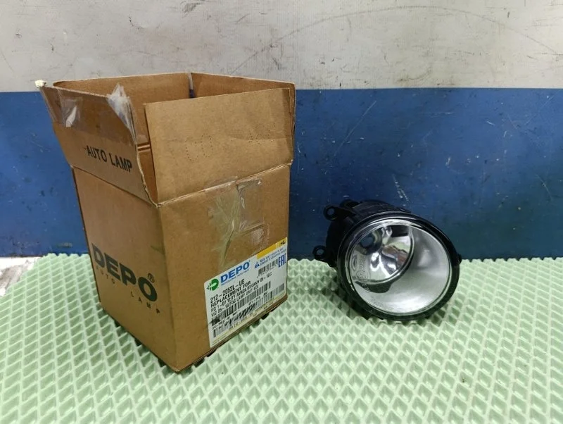 Фара ПТФ Toyota Corolla 2012 2122052LUE E150