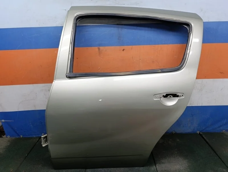 Дверь Renault Sandero 2013 821012255R BS11 1.6 K7M710, задняя левая