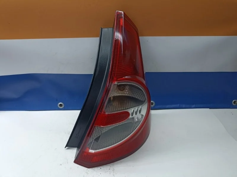 Фонарь Renault Sandero 2013 8200734824 BS11 1.6 K7M710, задний правый