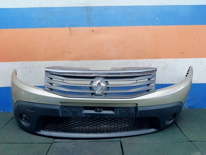 Бампер Renault Sandero 2013 620224790R BS11 1.6 K7M710, передний