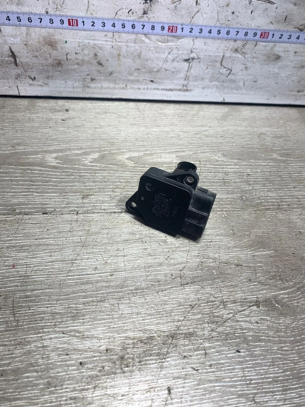 Расходомер воздуха (массметр) Toyota Corolla IX (2000—2004)