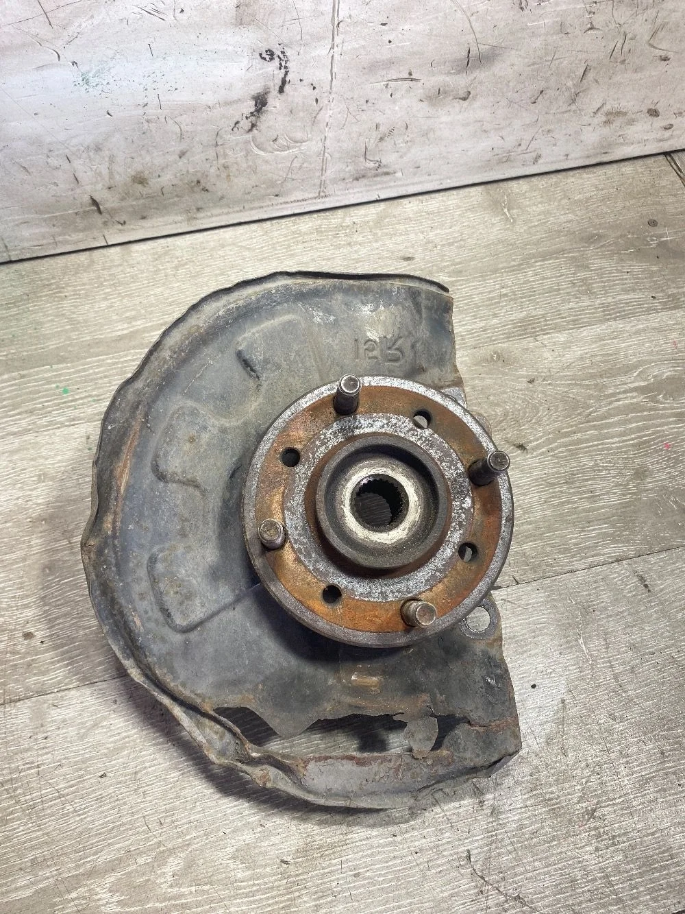 Кулак поворотный передний правый Volvo S40 I рестайлинг (1999—2004)