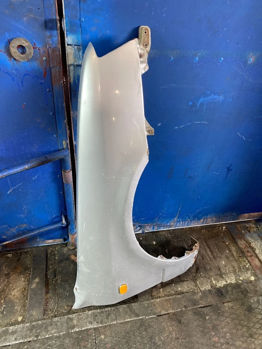 Крыло переднее правое Toyota Camry V40 (1994—1998)