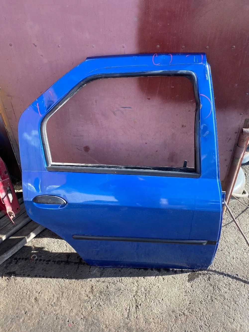 Дверь задняя правая Renault Logan I (2004—2009)