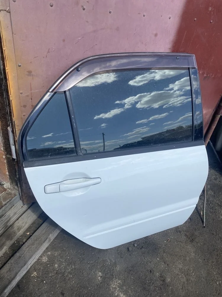 Дверь задняя правая Mitsubishi Lancer Cedia IX (2000—2004)