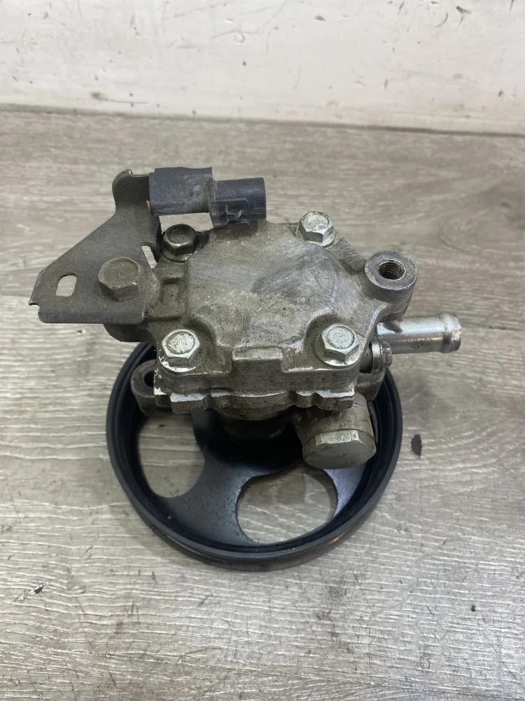 Насос гидроусилителя Mitsubishi Lancer Cedia IX (2000—2004)