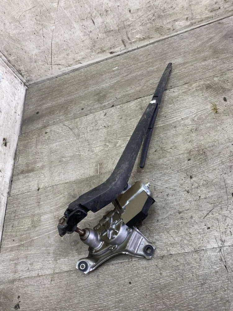 Моторчик стеклоочистителя задний Toyota Auris E150 (2006—2010)