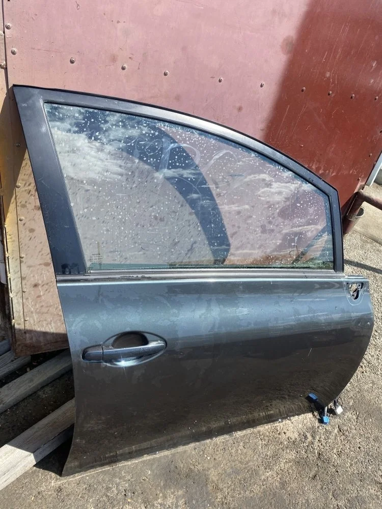 Дверь передняя правая Toyota Auris E150 (2006—2010)