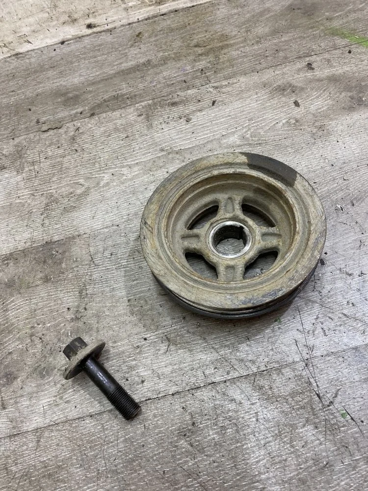 Шкив коленвала Nissan Cefiro A32 (1994—2000)