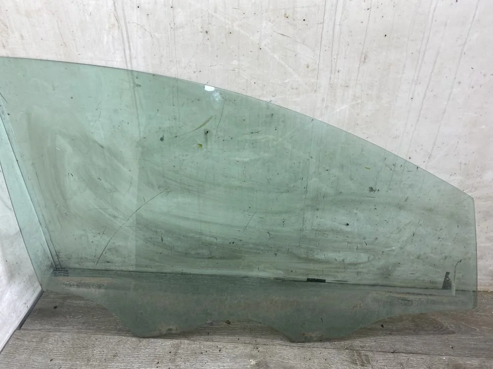 Стекло двери передней правой SEAT Toledo III (2004—2009)