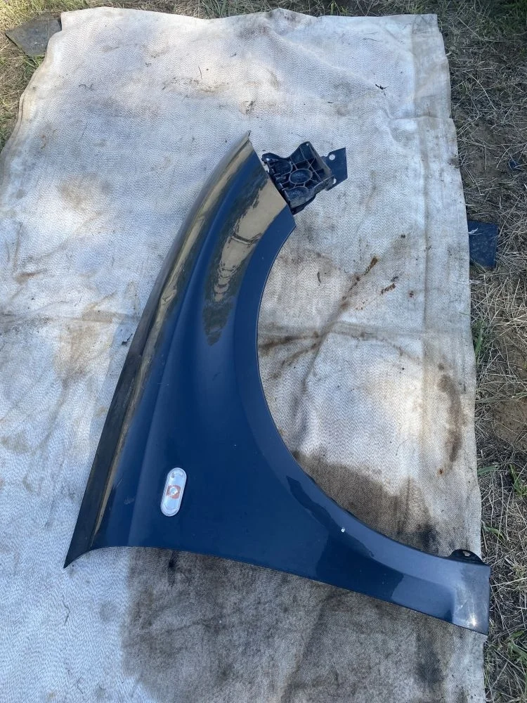 Крыло переднее правое SEAT Toledo III (2004—2009)