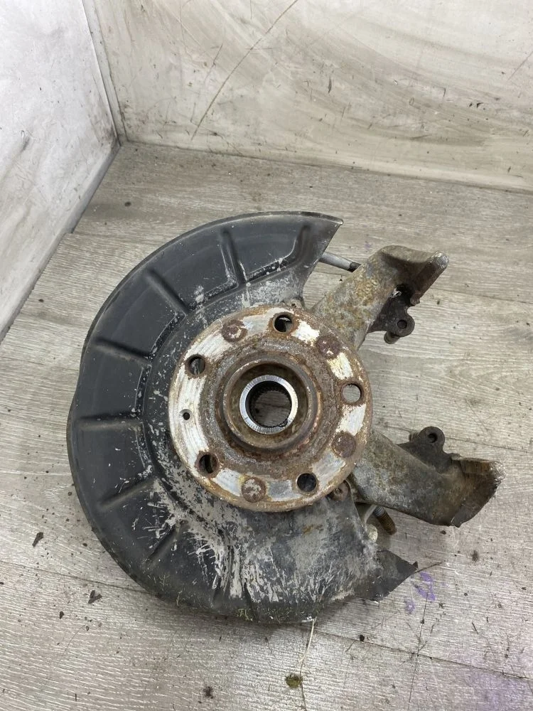 Кулак поворотный передний правый SEAT Toledo III (2004—2009)