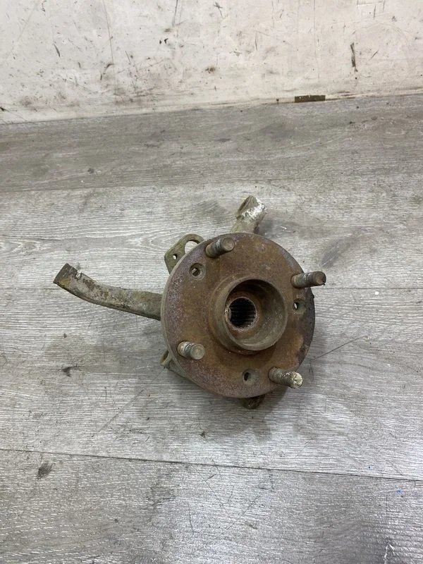 Кулак поворотный передний правый Chery Bonus (A13) A13 (2011—2014)