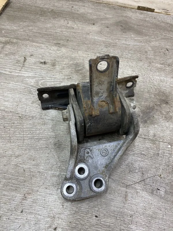 Подушка двигателя Mitsubishi Lancer X (2007—2010)