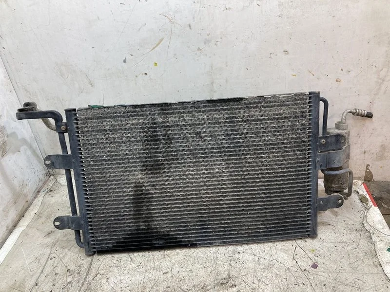 Радиатор кондиционера Volkswagen Bora A4 (1998—2005)