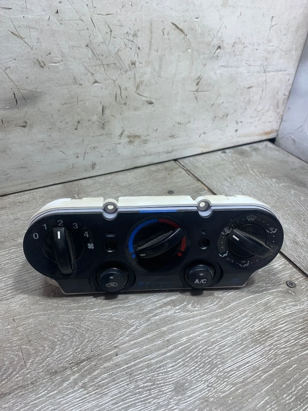 Блок управления отопителем Ford Fusion I рестайлинг (2005—2012)