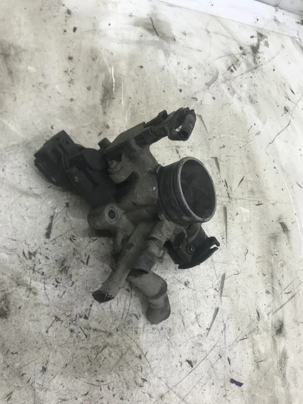 Дроссельная заслонка Kia Cerato I (2003—2007)