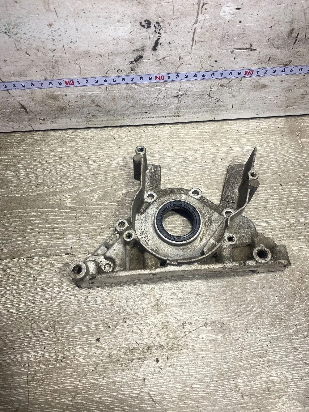 Крышка коленвала задняя Volkswagen Passat B5 рестайлинг (2000—2005)