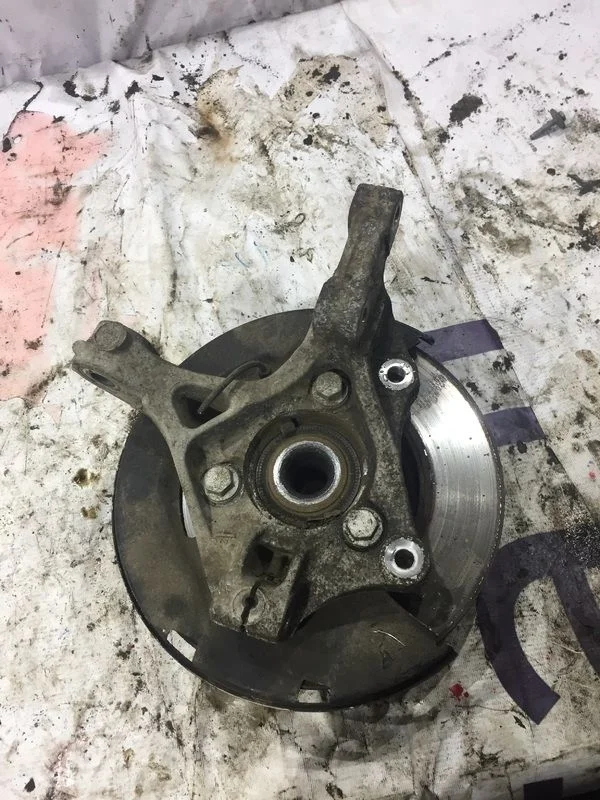 Кулак поворотный передний левый Chevrolet Cruze I (2009—2012)