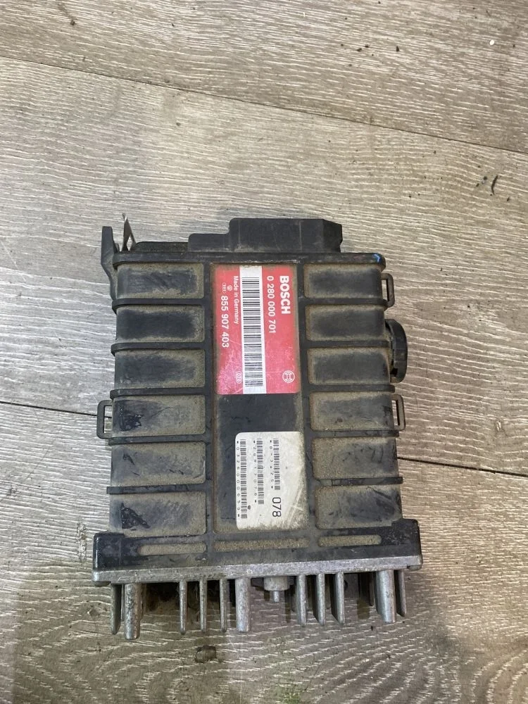 Блок управления двигателем Volkswagen Passat B3 (1988—1993)